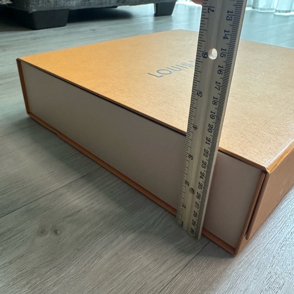 Louis Vuitton Gift Box - XL - Picture 3 of 8